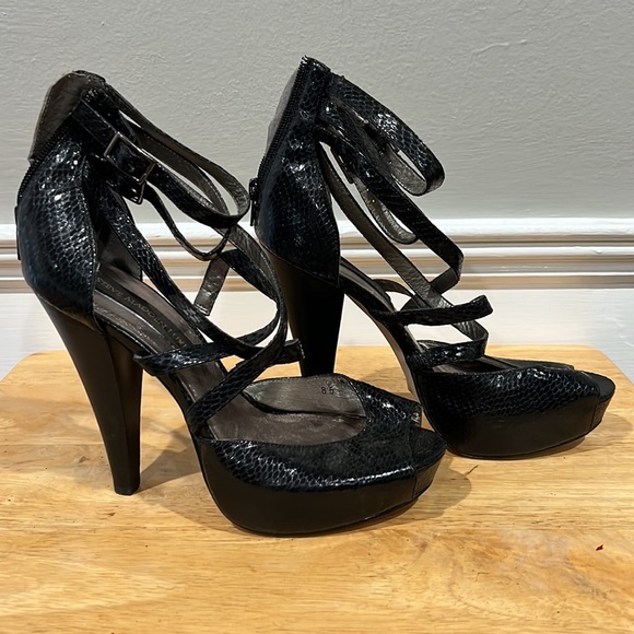 Steve Madden Luxe Platforms - Picture 3 of 8